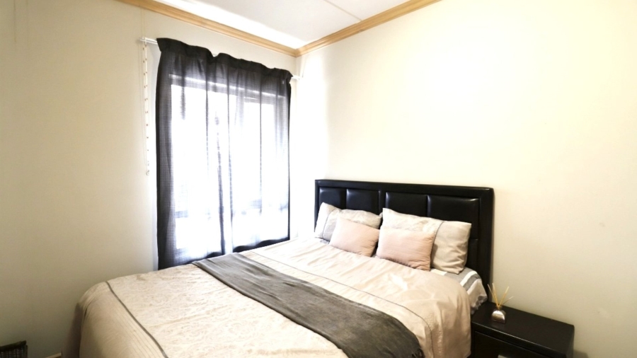 2 Bedroom Property for Sale in Noordwyk Gauteng