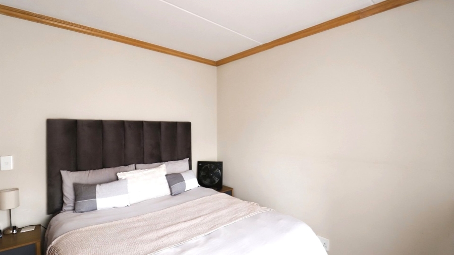 2 Bedroom Property for Sale in Noordwyk Gauteng