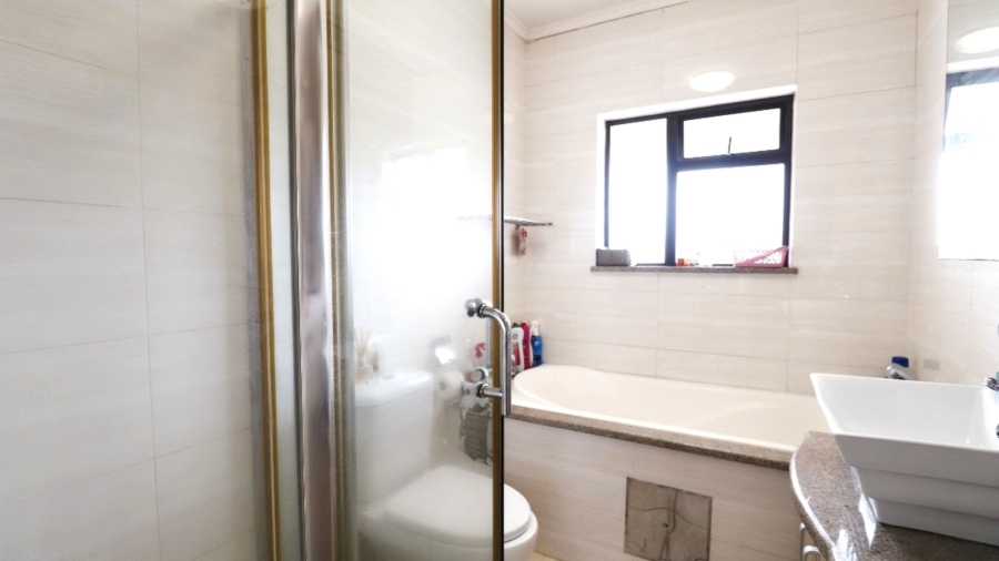 2 Bedroom Property for Sale in Noordwyk Gauteng