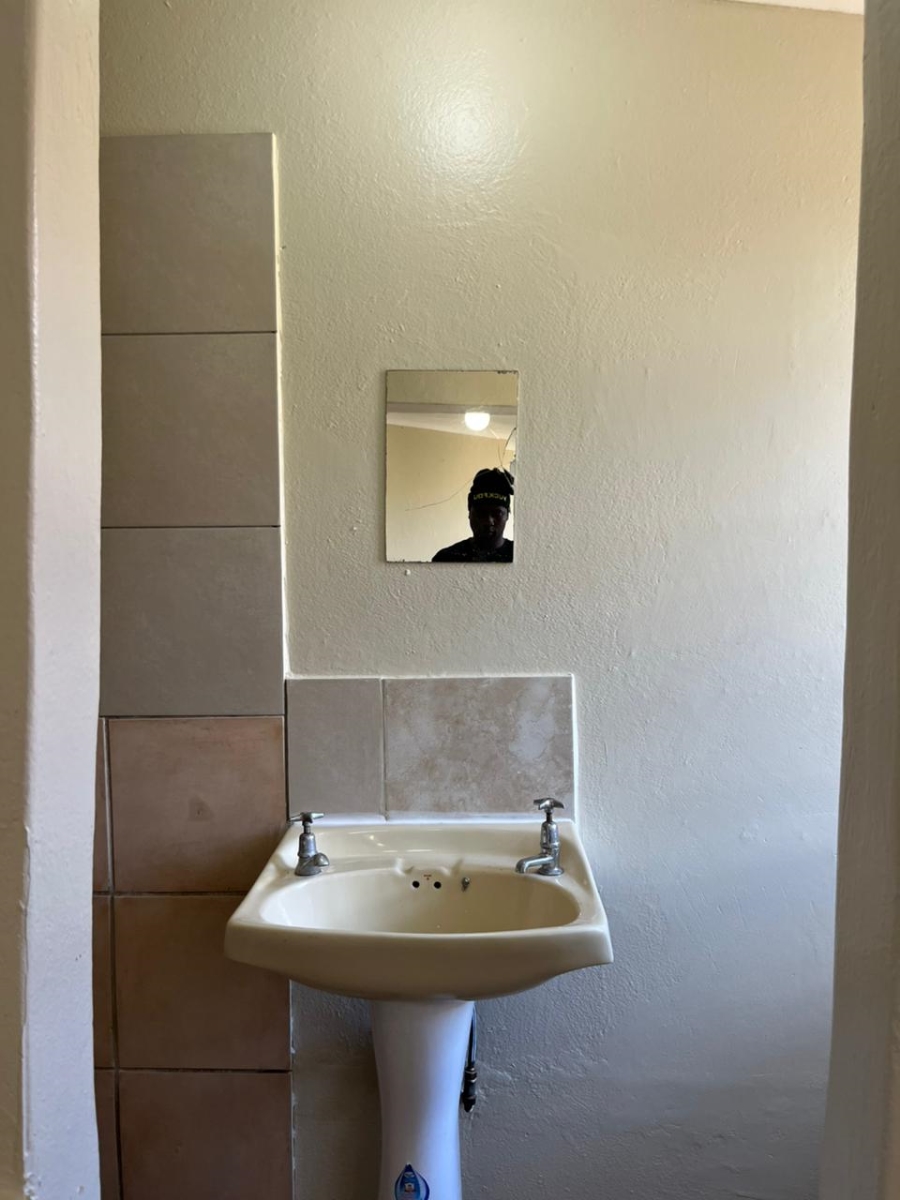 To Let 1 Bedroom Property for Rent in Westdene Gauteng