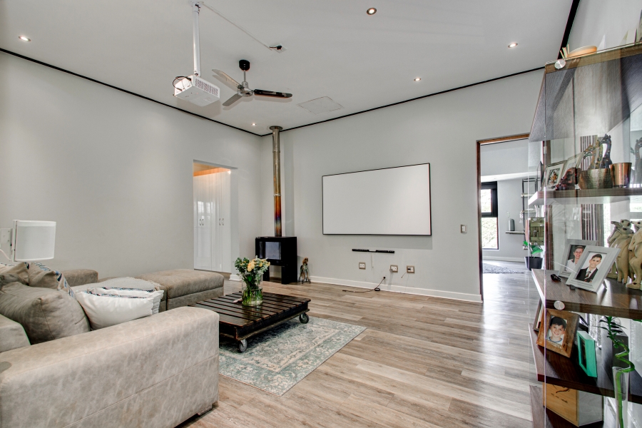 To Let 5 Bedroom Property for Rent in Helderfontein Estate Gauteng