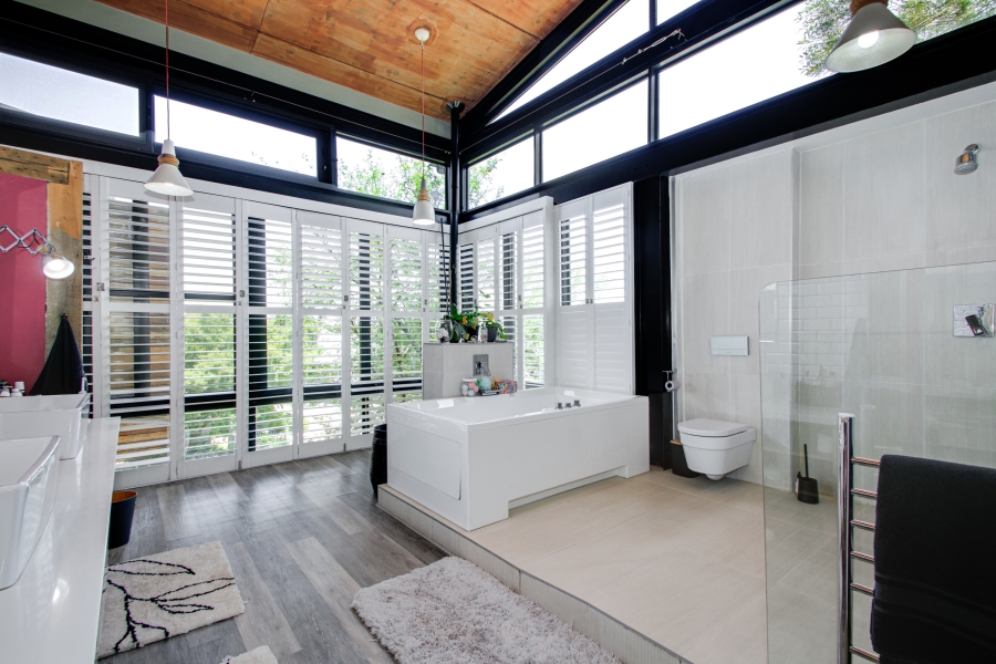 To Let 5 Bedroom Property for Rent in Helderfontein Estate Gauteng