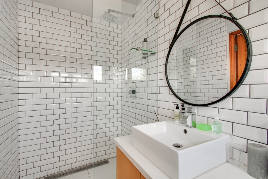 To Let 5 Bedroom Property for Rent in Helderfontein Estate Gauteng