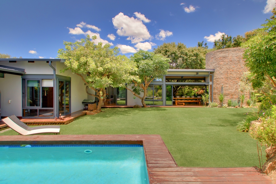 To Let 5 Bedroom Property for Rent in Helderfontein Estate Gauteng