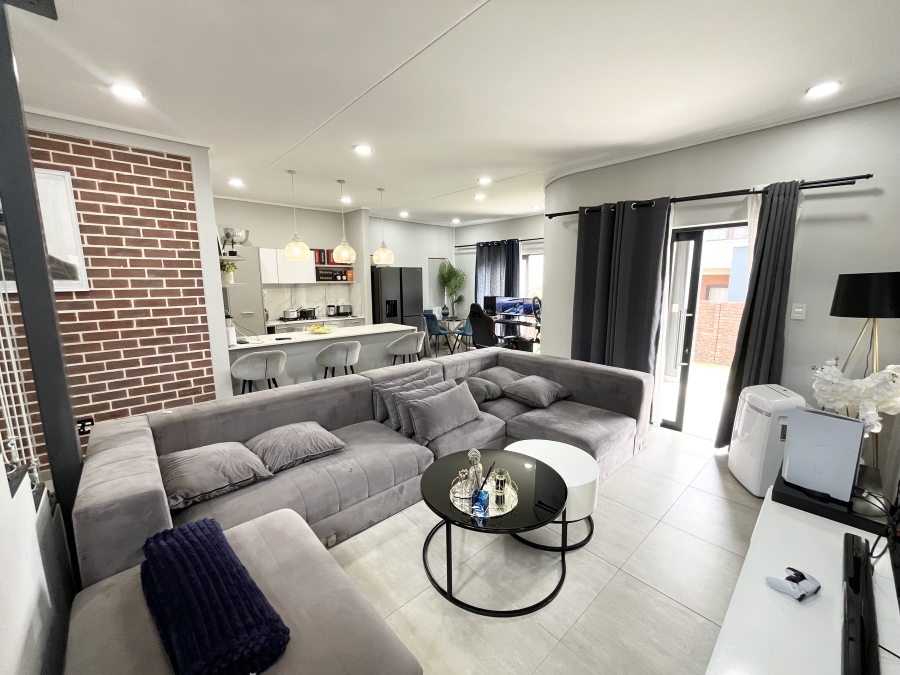 To Let 3 Bedroom Property for Rent in North Riding Gauteng