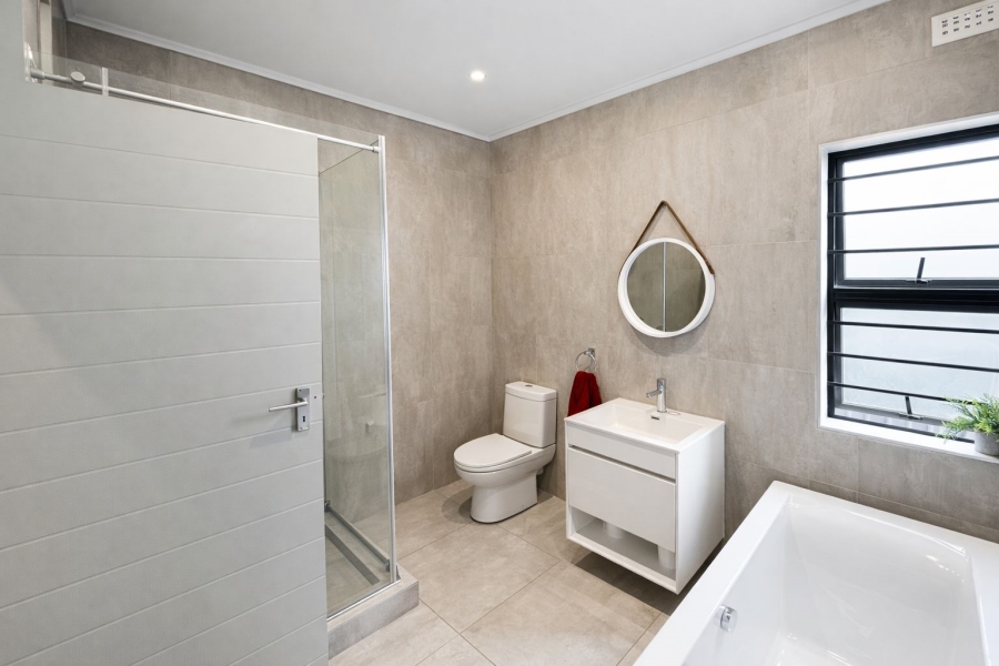 To Let 3 Bedroom Property for Rent in North Riding Gauteng