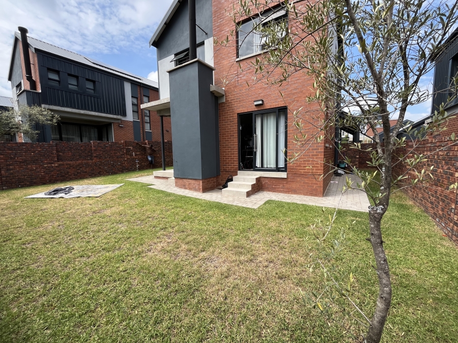 To Let 3 Bedroom Property for Rent in North Riding Gauteng