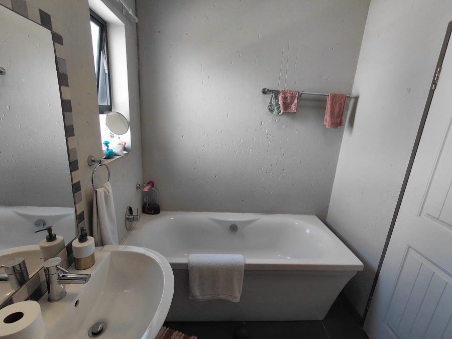 To Let 2 Bedroom Property for Rent in Honeydew Gauteng