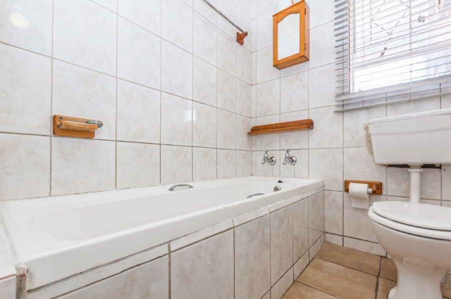 2 Bedroom Property for Sale in Florida Gauteng