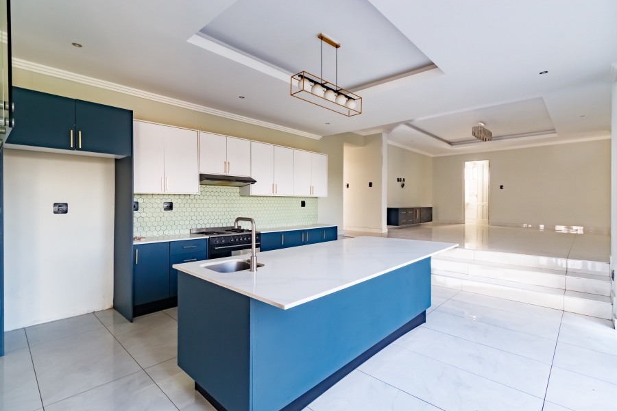 7 Bedroom Property for Sale in Midstream Estate Gauteng