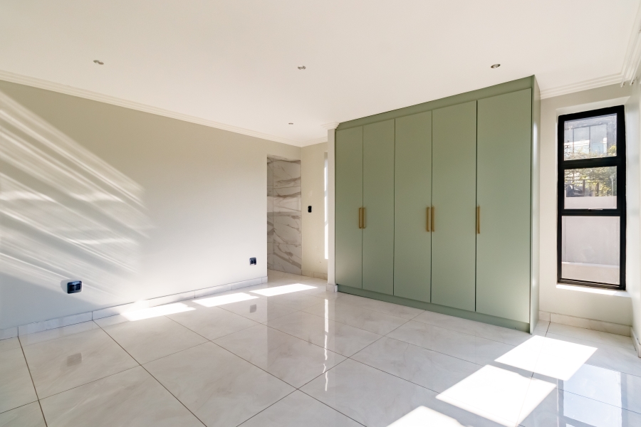 7 Bedroom Property for Sale in Midstream Estate Gauteng