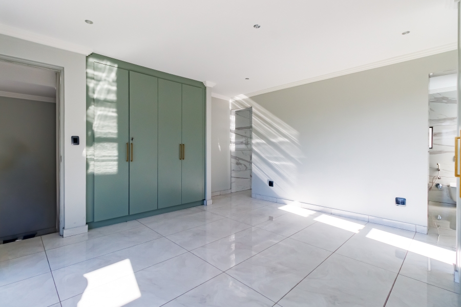 7 Bedroom Property for Sale in Midstream Estate Gauteng