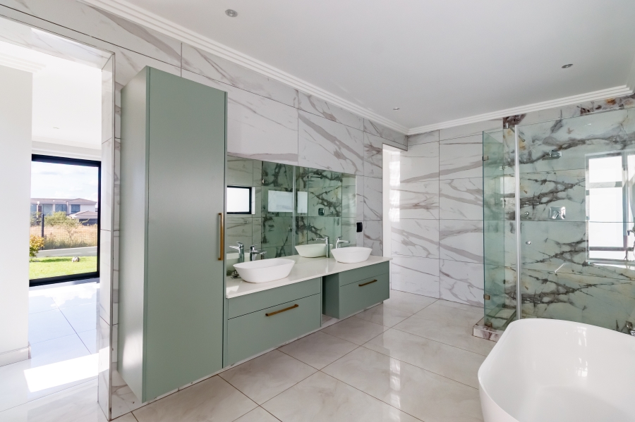 7 Bedroom Property for Sale in Midstream Estate Gauteng