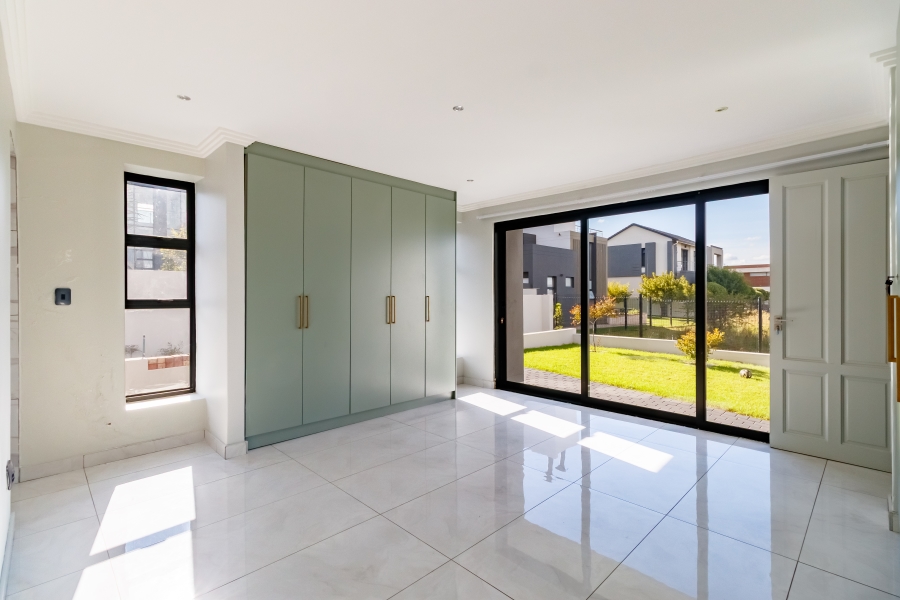 7 Bedroom Property for Sale in Midstream Estate Gauteng