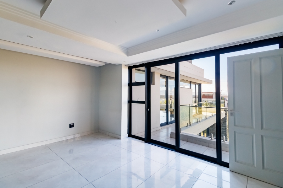 7 Bedroom Property for Sale in Midstream Estate Gauteng