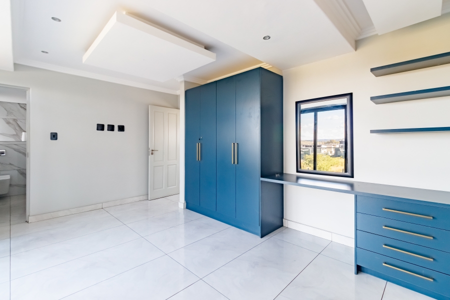 7 Bedroom Property for Sale in Midstream Estate Gauteng