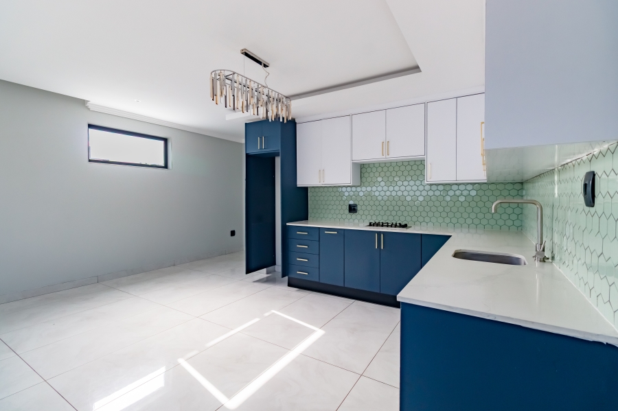 7 Bedroom Property for Sale in Midstream Estate Gauteng