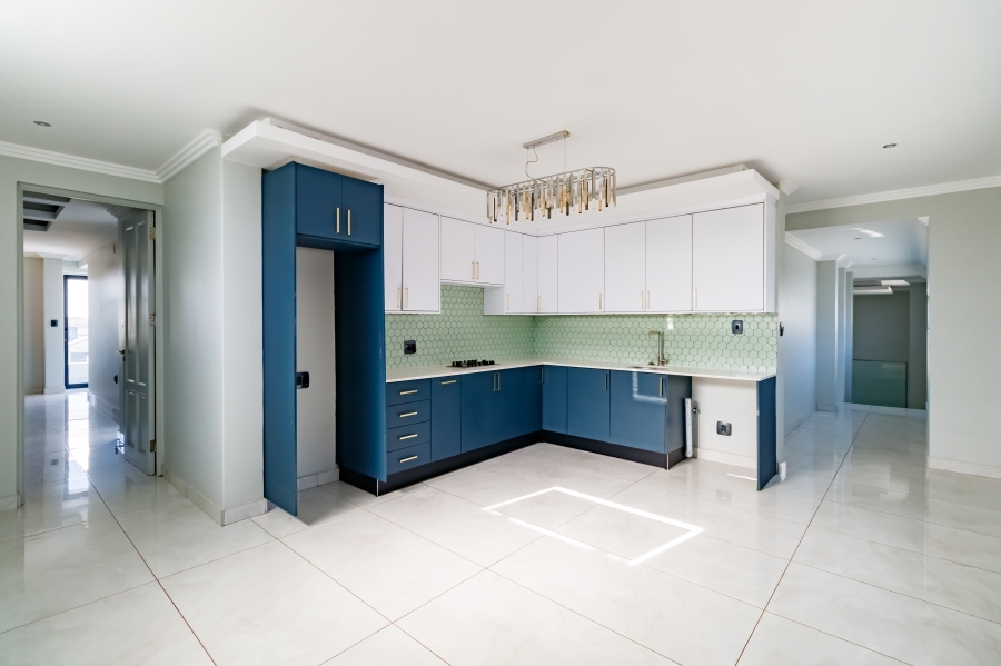 7 Bedroom Property for Sale in Midstream Estate Gauteng