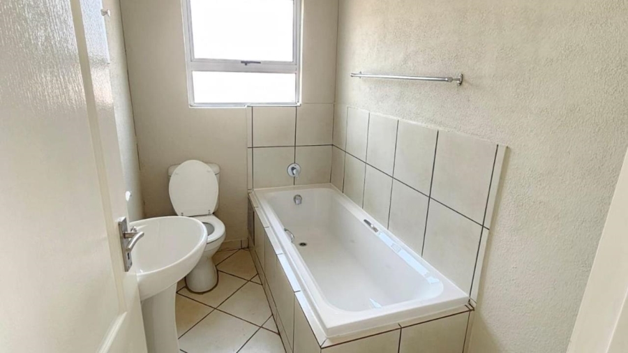 3 Bedroom Property for Sale in Selcourt Gauteng