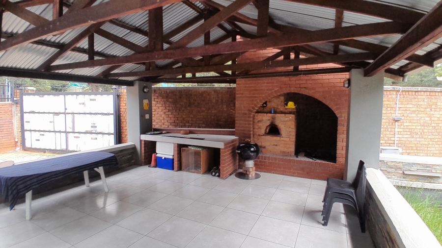 6 Bedroom Property for Sale in Riviera Gauteng