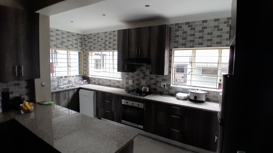 6 Bedroom Property for Sale in Riviera Gauteng