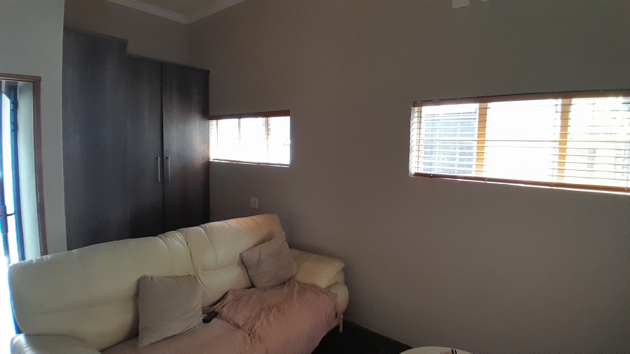 6 Bedroom Property for Sale in Riviera Gauteng