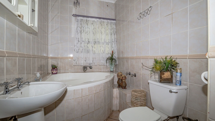 4 Bedroom Property for Sale in Pebble Rock Golf Village Gauteng