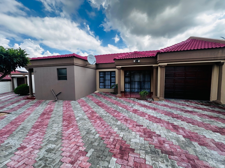 5 Bedroom Property for Sale in Leachville Gauteng