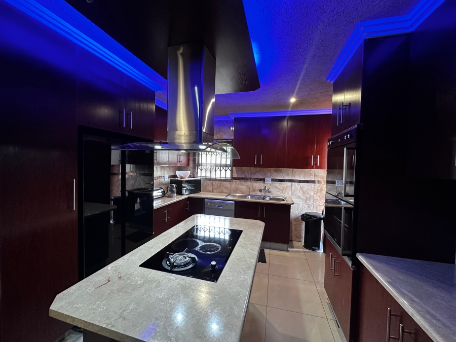 5 Bedroom Property for Sale in Leachville Gauteng