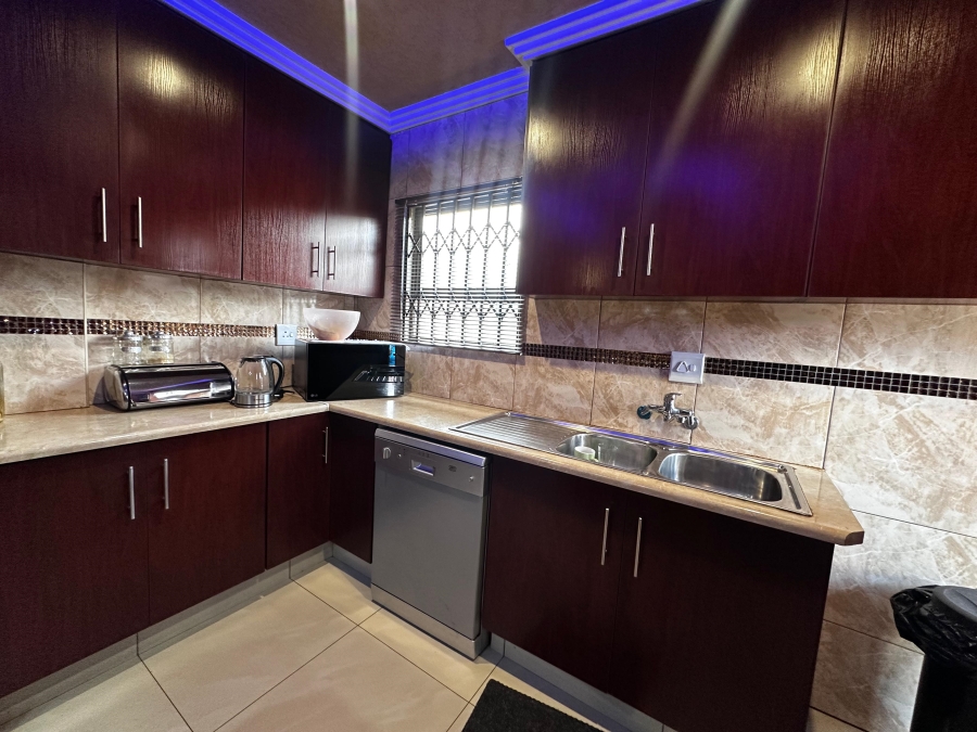 5 Bedroom Property for Sale in Leachville Gauteng