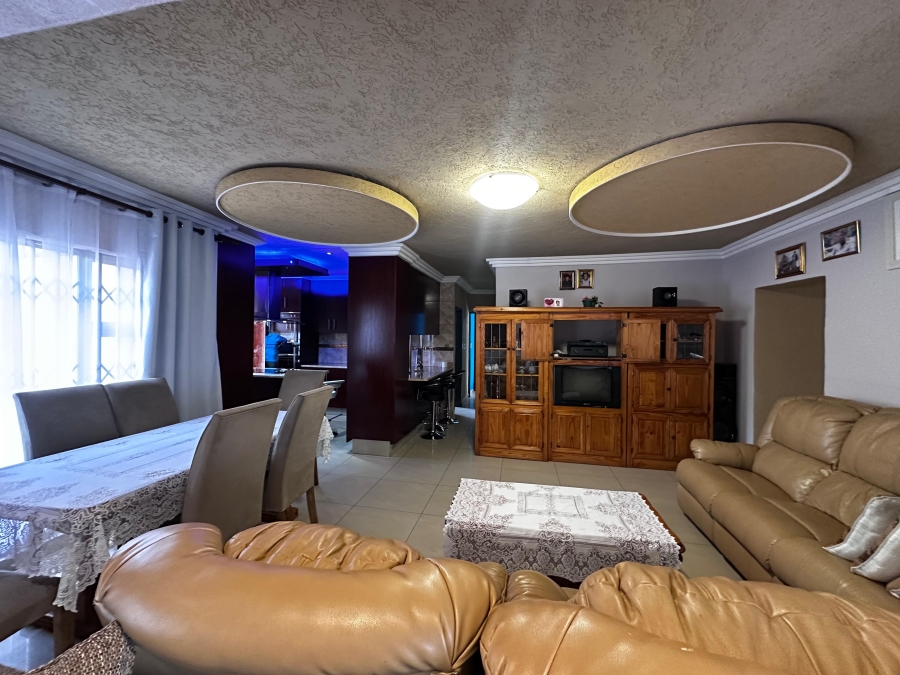 5 Bedroom Property for Sale in Leachville Gauteng