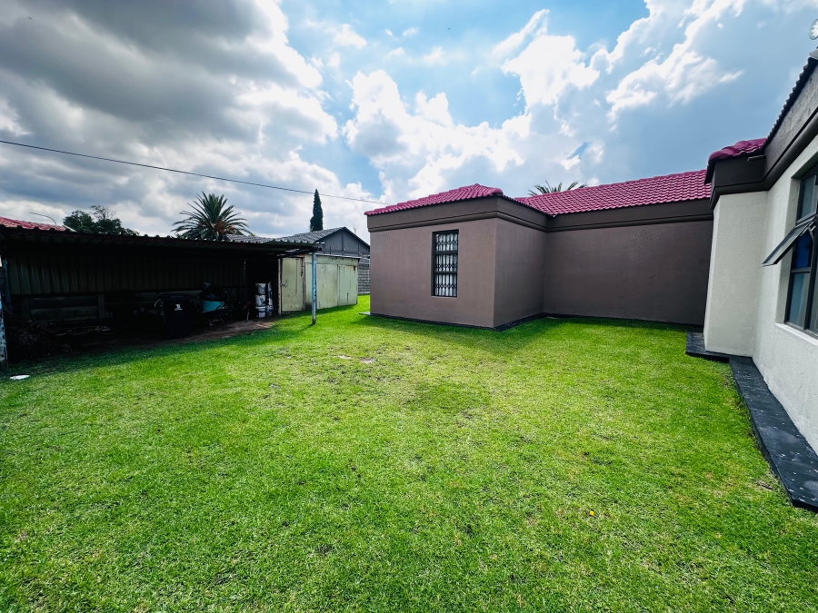 5 Bedroom Property for Sale in Leachville Gauteng