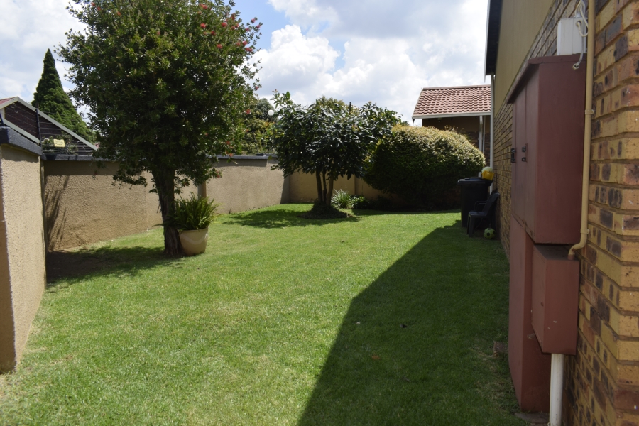 2 Bedroom Property for Sale in Sunward Park Gauteng