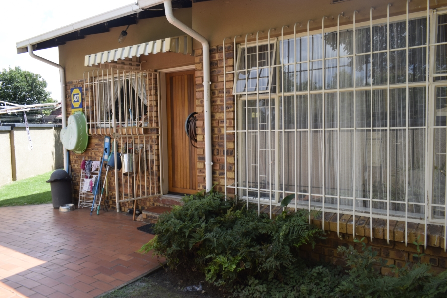 2 Bedroom Property for Sale in Sunward Park Gauteng