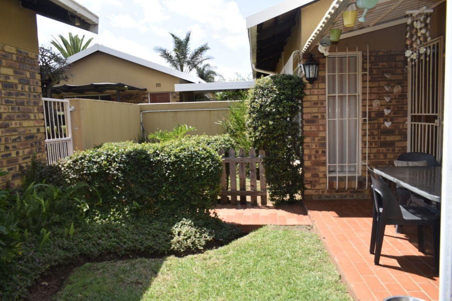 2 Bedroom Property for Sale in Sunward Park Gauteng