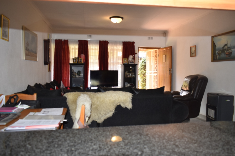 2 Bedroom Property for Sale in Sunward Park Gauteng