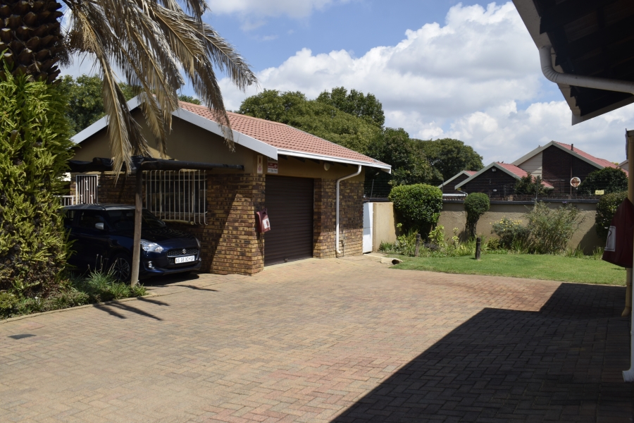 2 Bedroom Property for Sale in Sunward Park Gauteng
