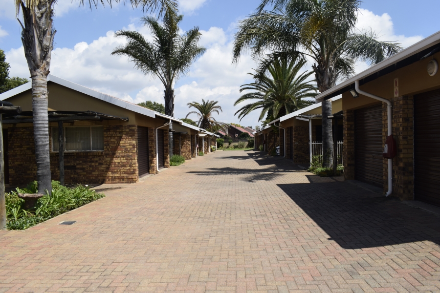 2 Bedroom Property for Sale in Sunward Park Gauteng