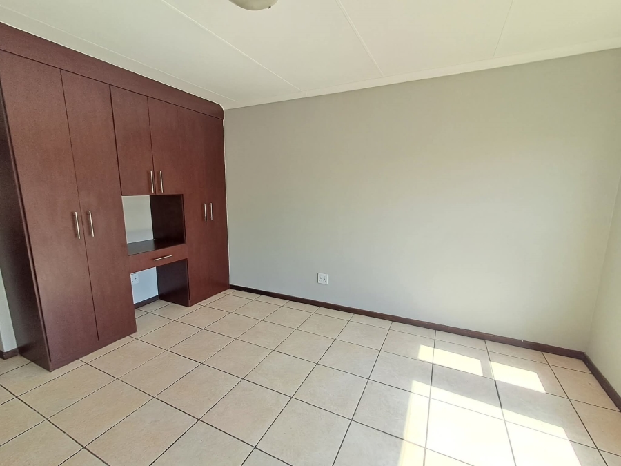 2 Bedroom Property for Sale in Kenleaf Gauteng