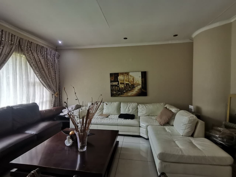 4 Bedroom Property for Sale in Brackenhurst Gauteng