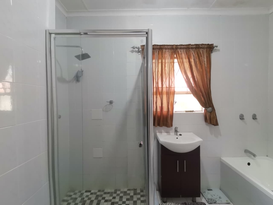 4 Bedroom Property for Sale in Brackenhurst Gauteng