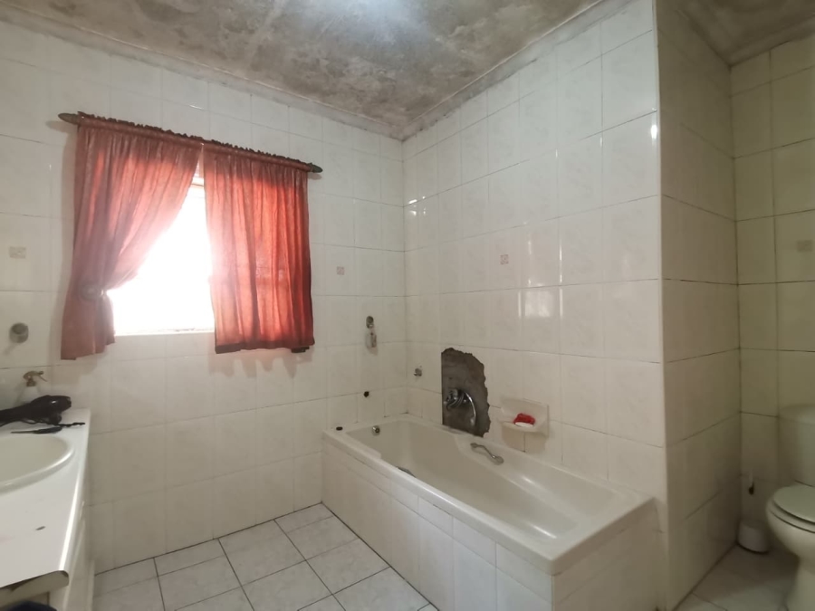 4 Bedroom Property for Sale in Brackenhurst Gauteng