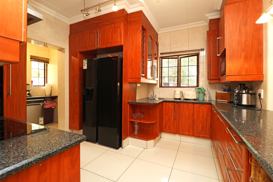 To Let 4 Bedroom Property for Rent in Craigavon Gauteng