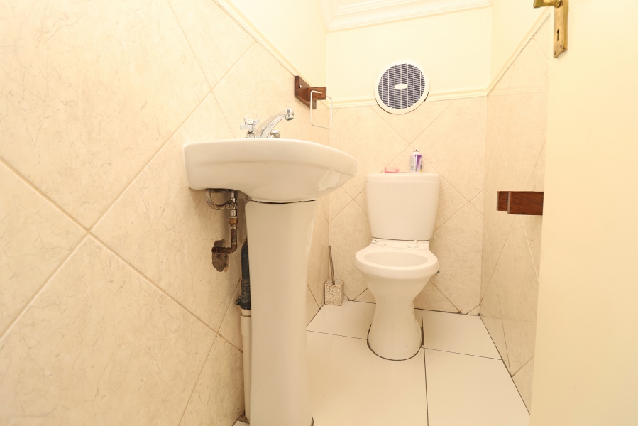 To Let 4 Bedroom Property for Rent in Craigavon Gauteng