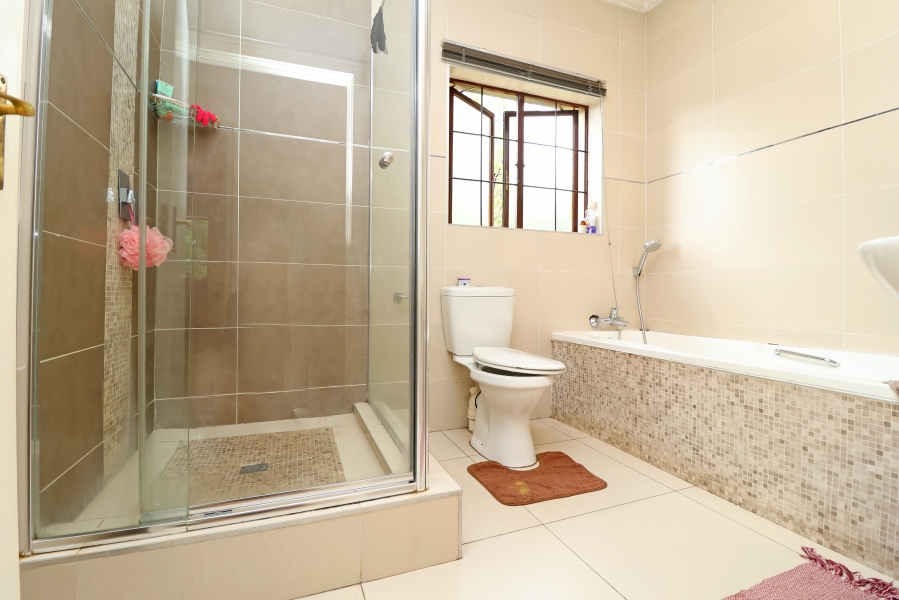 To Let 4 Bedroom Property for Rent in Craigavon Gauteng