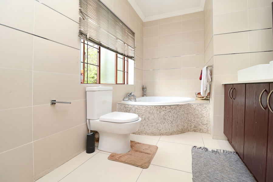 To Let 4 Bedroom Property for Rent in Craigavon Gauteng