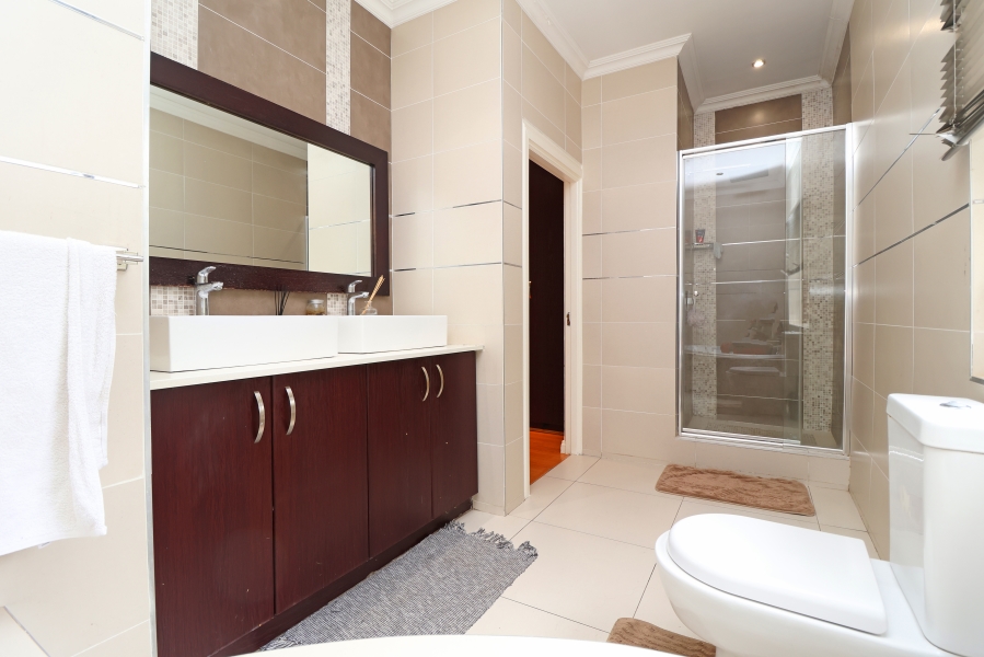 To Let 4 Bedroom Property for Rent in Craigavon Gauteng