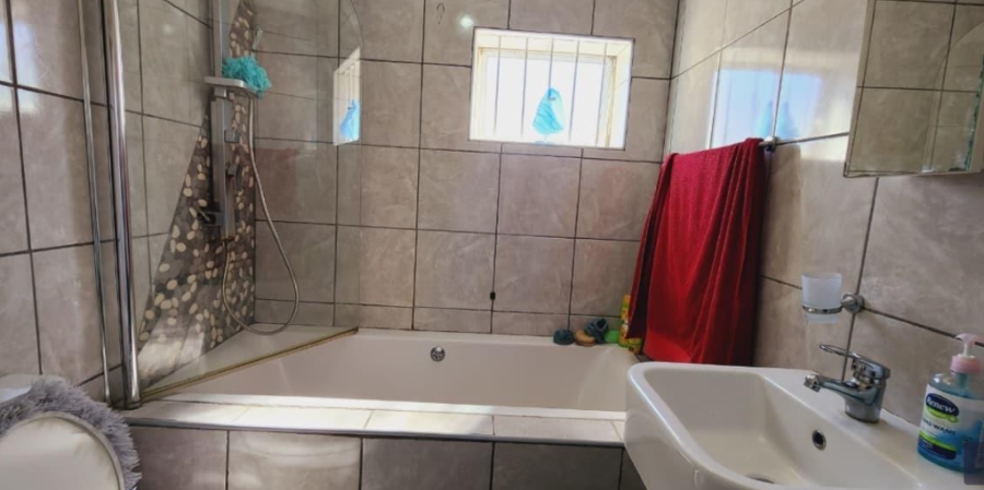 2 Bedroom Property for Sale in Winchester Hills Gauteng