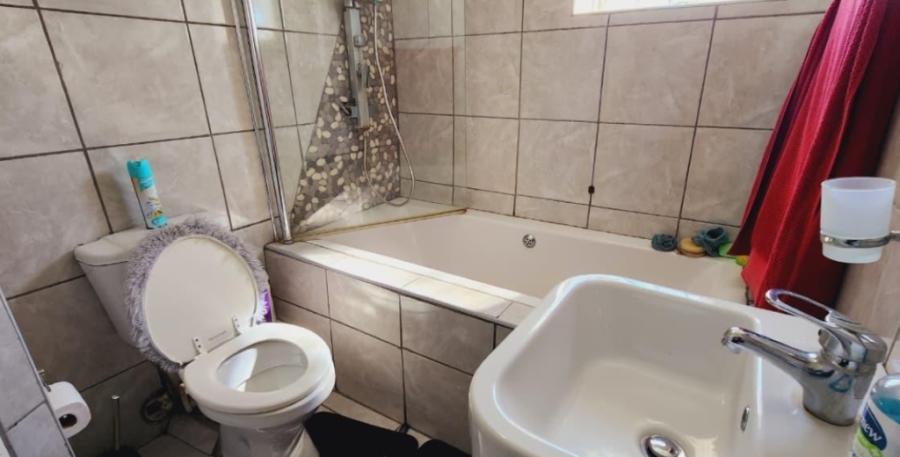 2 Bedroom Property for Sale in Winchester Hills Gauteng