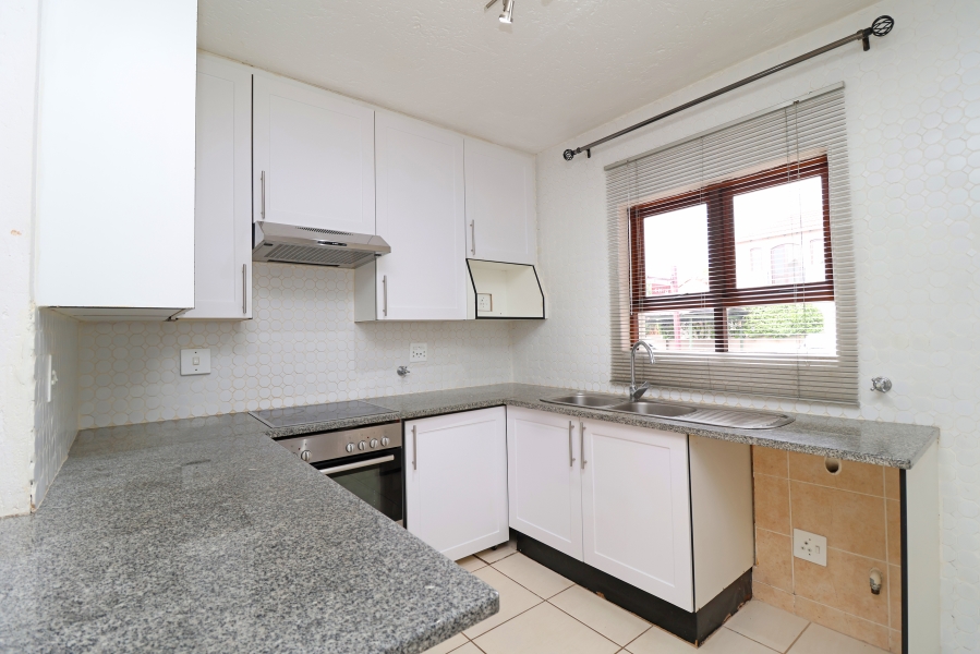 To Let 2 Bedroom Property for Rent in Broadacres Gauteng